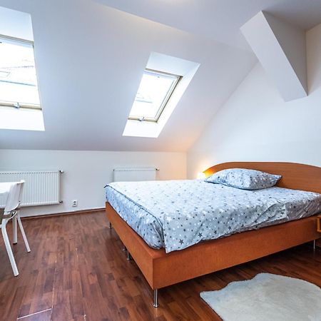 Apartments Kamenicka 23 Praga Zewnętrze zdjęcie