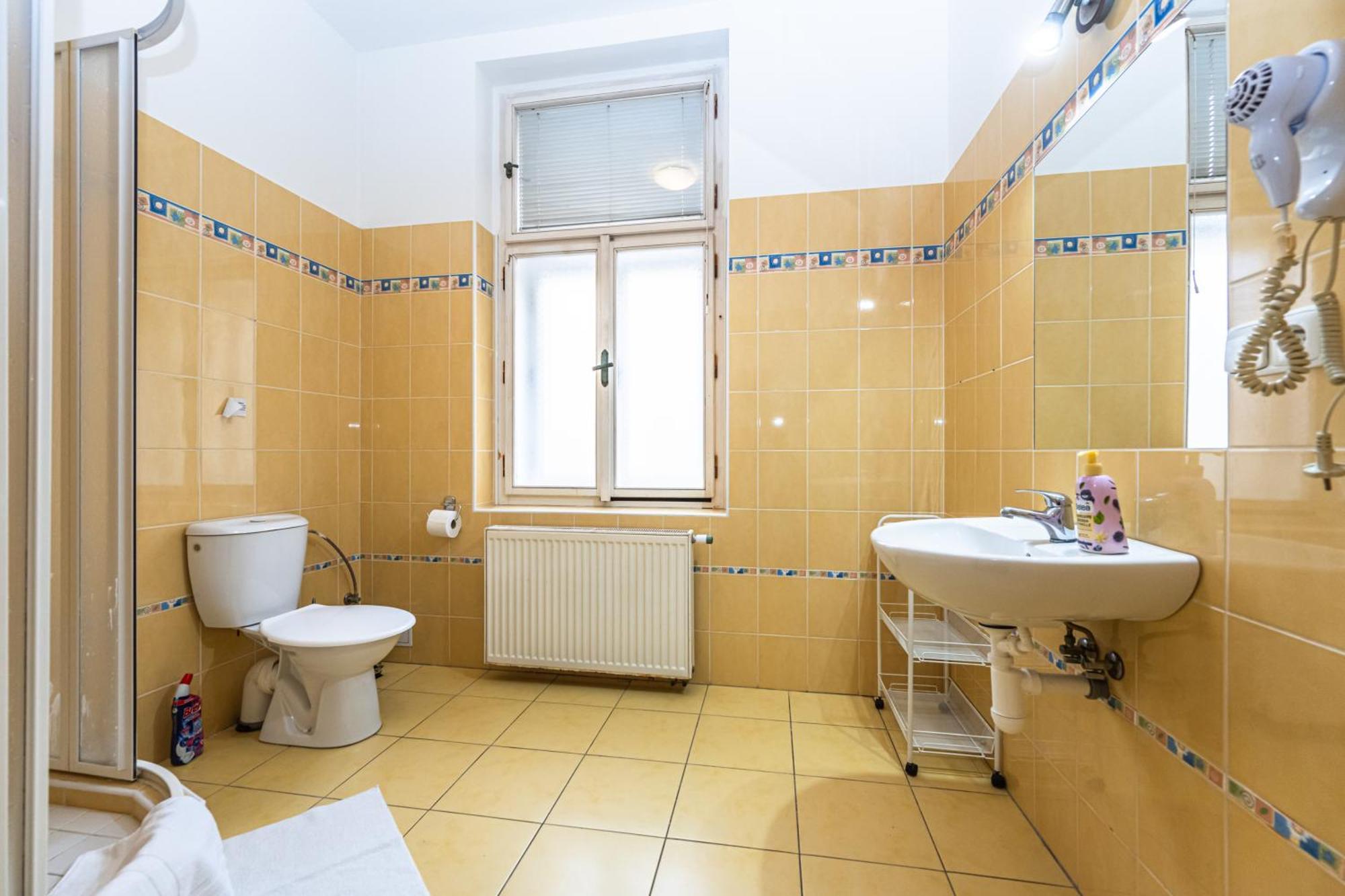 Apartments Kamenicka 23 Praga Zewnętrze zdjęcie