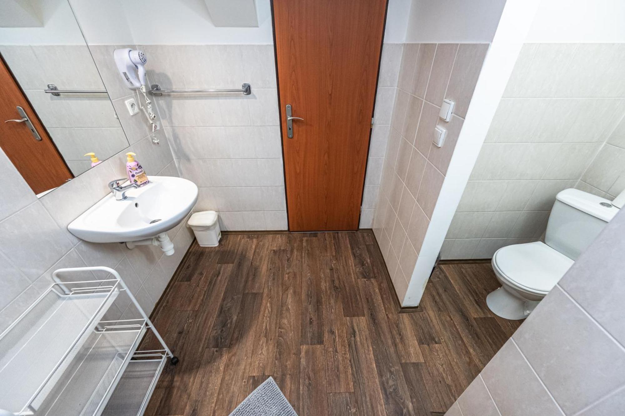 Apartments Kamenicka 23 Praga Zewnętrze zdjęcie
