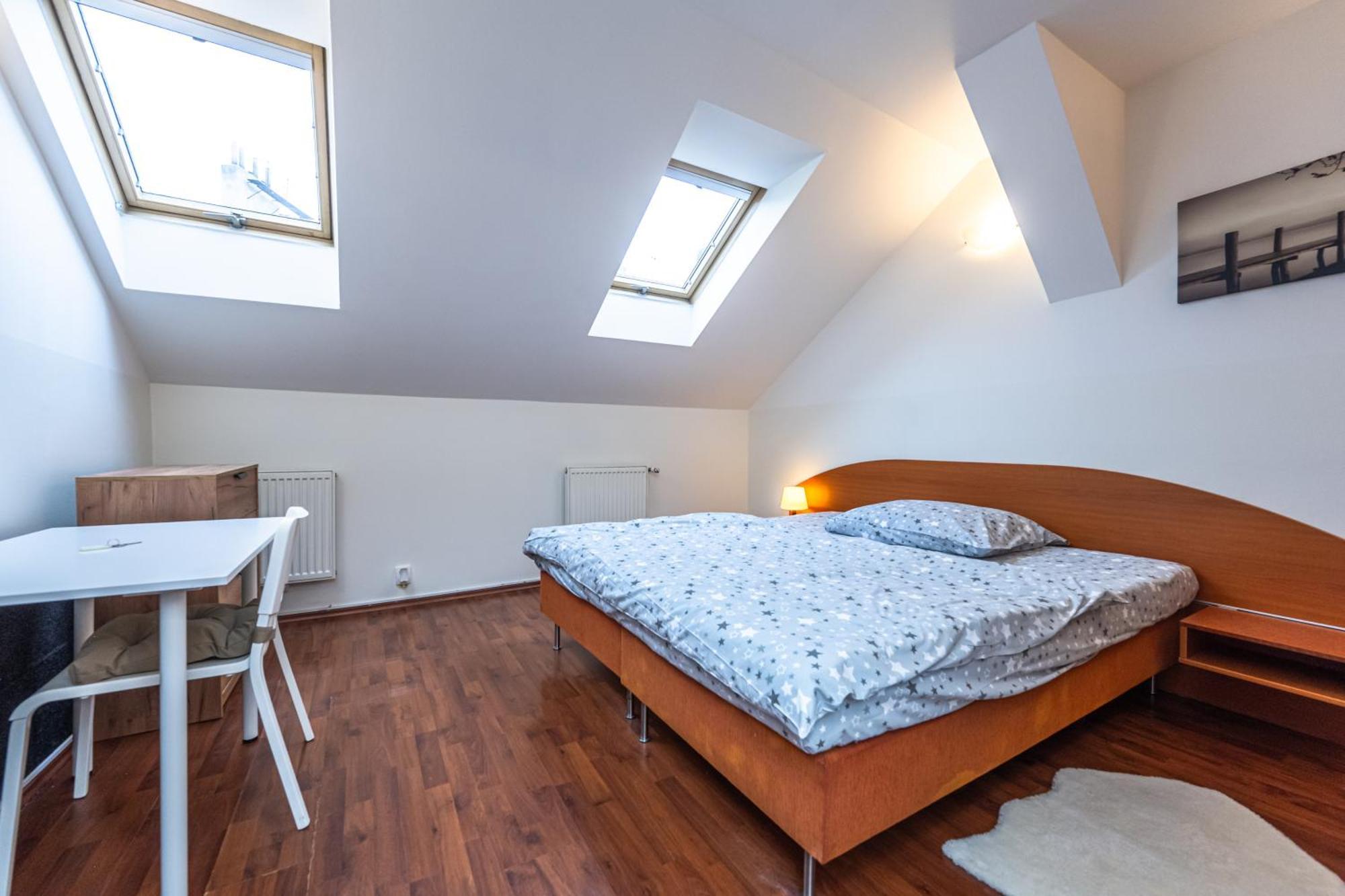 Apartments Kamenicka 23 Praga Zewnętrze zdjęcie