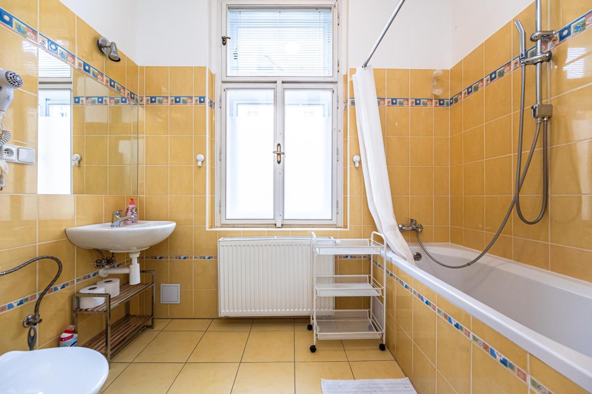 Apartments Kamenicka 23 Praga Zewnętrze zdjęcie
