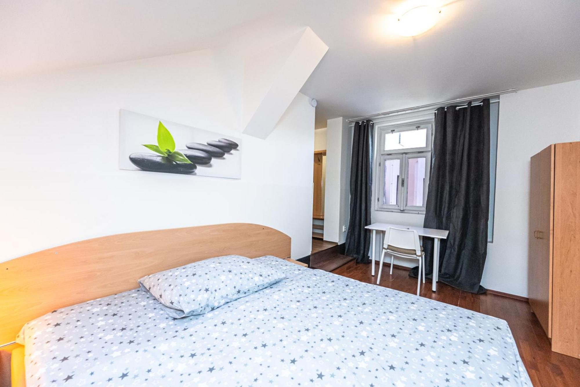 Apartments Kamenicka 23 Praga Zewnętrze zdjęcie
