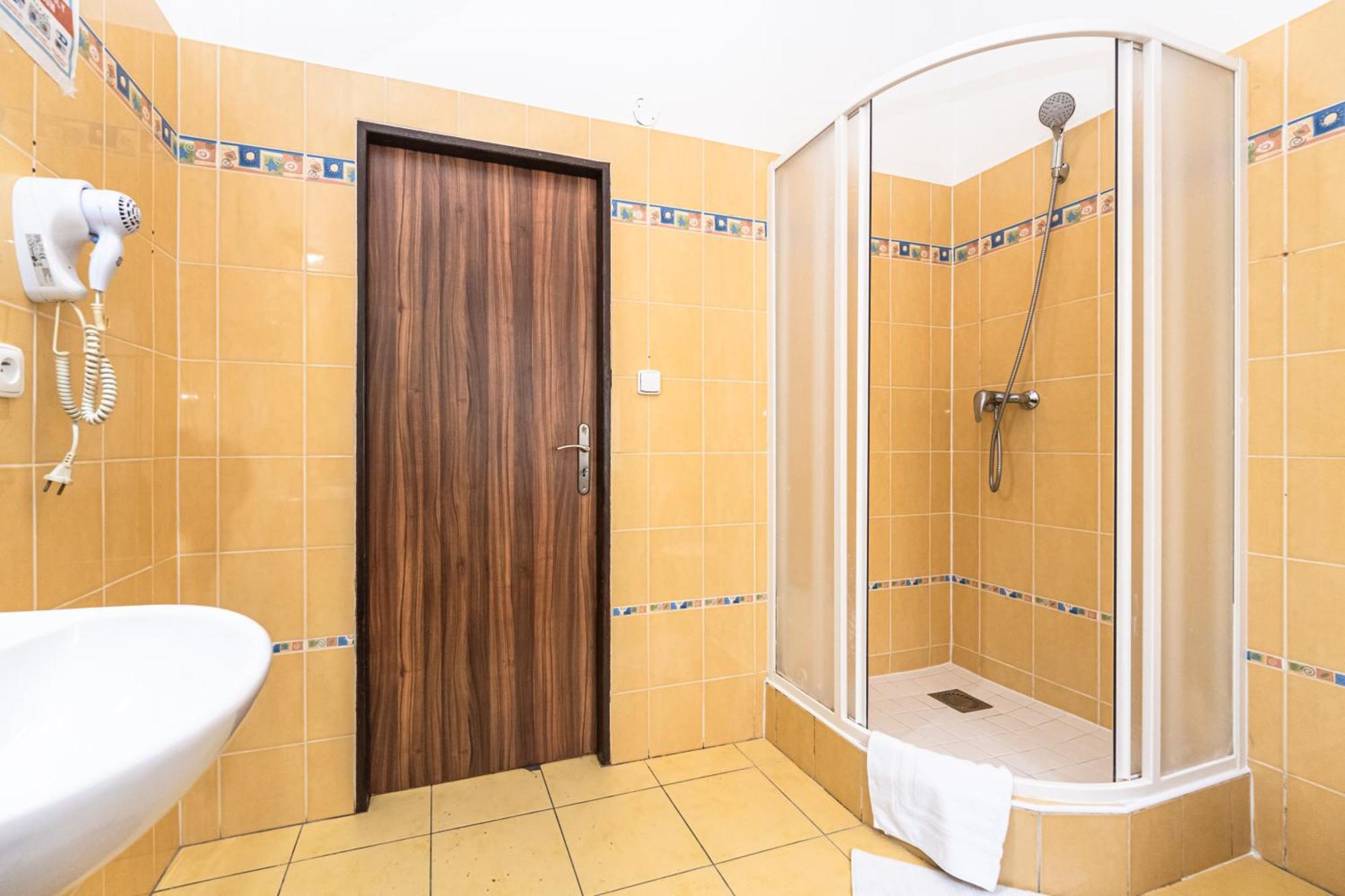 Apartments Kamenicka 23 Praga Zewnętrze zdjęcie